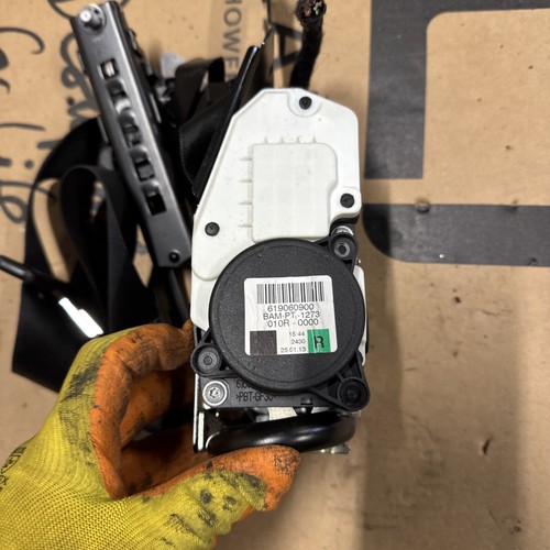 MERCEDES-BENZ C 2012 W204 Saloon Seat Belt Right Front A2048604686 - Picture 3 of 6