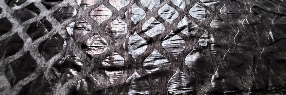 INNA Damasco GRIS BRILLO TERCIOPELO/PLATEADO METÁLICO Restos Talla con 10.5" x 1yd. 17" Foto 3 de 3