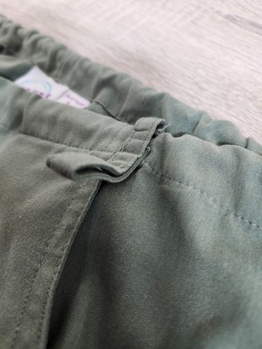 Set Scrub Donna Piccolo Nero Marilyn Monroe Top MediChic/Verde SCRUB Pantaloni - Foto 20 di 23