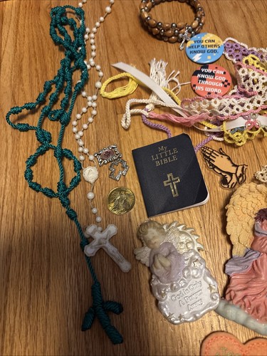 Vintage Lot Religious Items Figures Cross Virgin Mary Spiritual Catholic Toys - Picture 3 of 7
