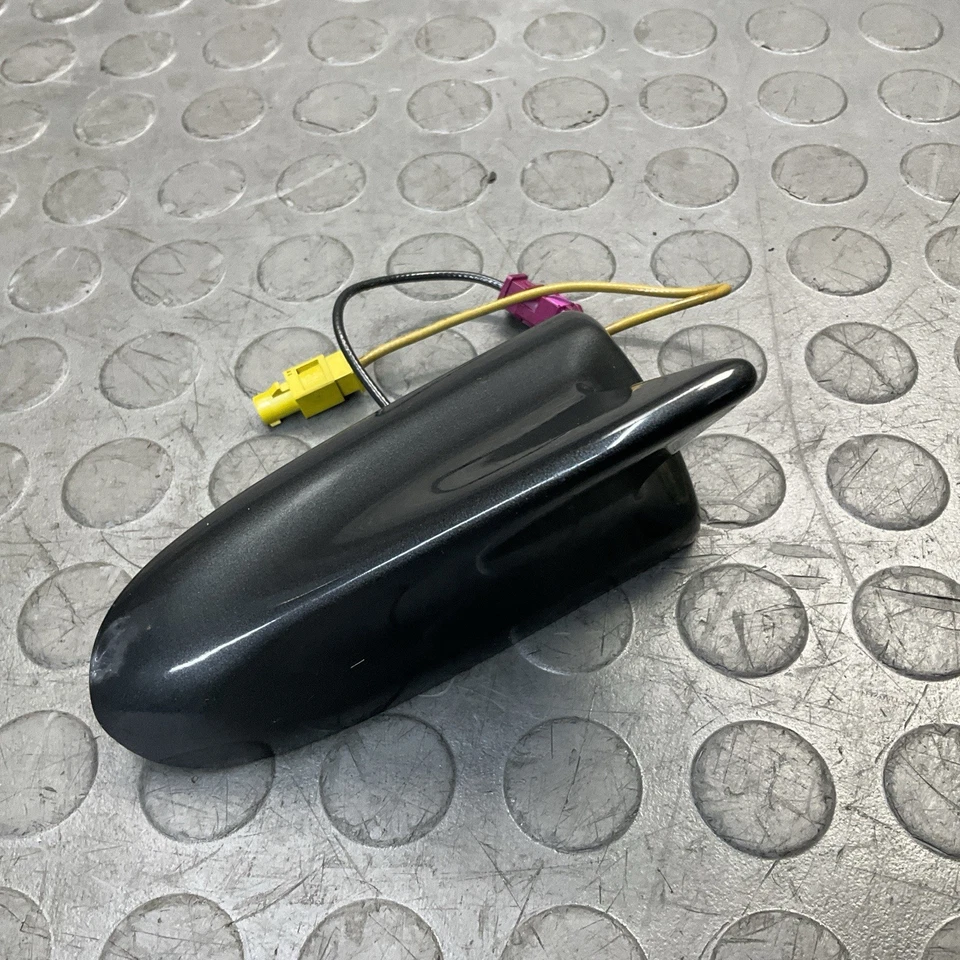 Cadillac XTS 2013-2017 techo trasero antena Shark Finn OEM Foto 2 de 4