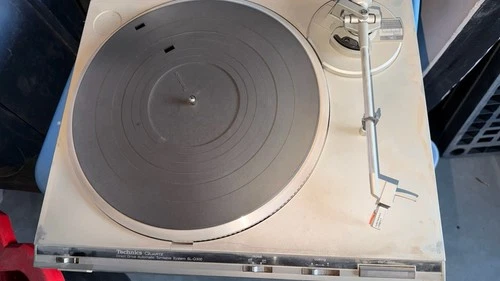 Technics SL-Q300 Turnable
