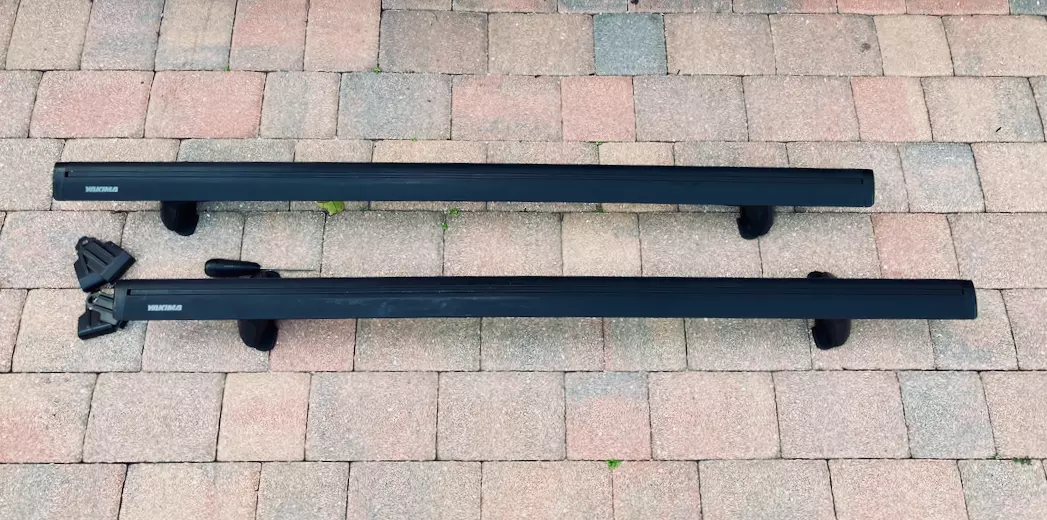 Yakima Baseline Roof Rack System w Black Jetstream Bars 2014 Ford