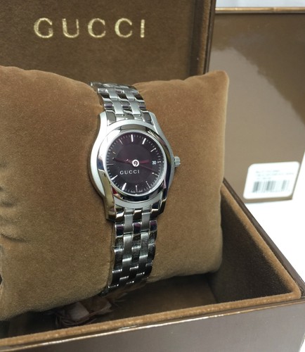 $935 GUCCI SUIZO YA055518 5505 Mujer Negro Acero Inoxidable Reloj Precioso Regalo - Imagen 5 de 9
