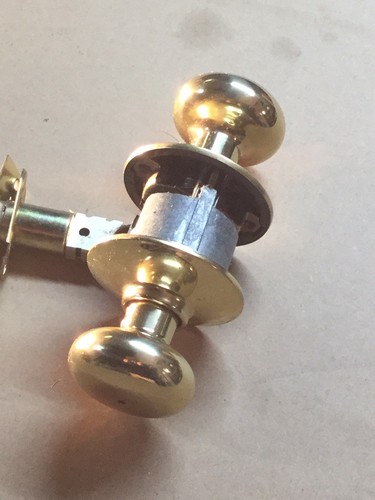 3 Pre - Owned Schlage Privacy Locking Latch Polished Brass - Picture 3 of 3