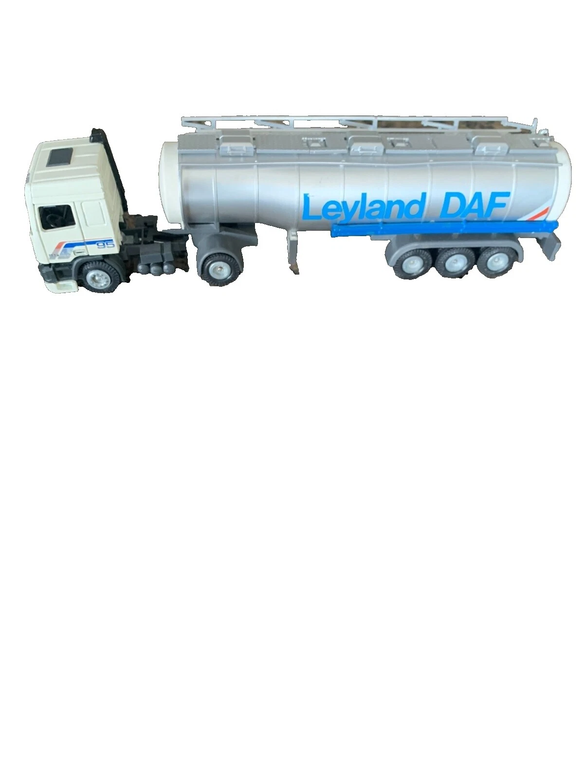 Tekno Contemporary Manufacture литые грузовики-цистерны