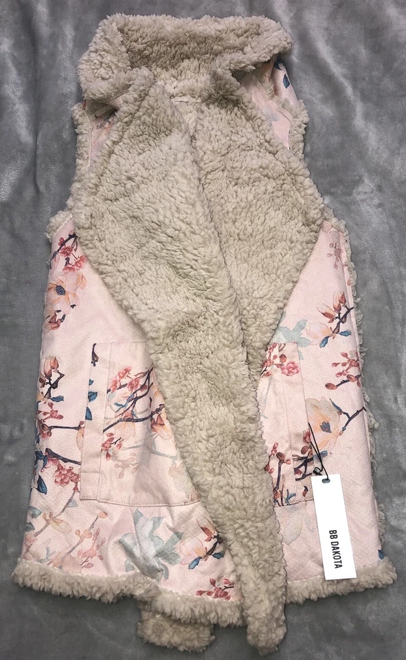 BB DAKOTA жилет женщин XS пергамент розовый цветочный открытый двусторонний шерпа $110 новый - Изображение 4 из 4