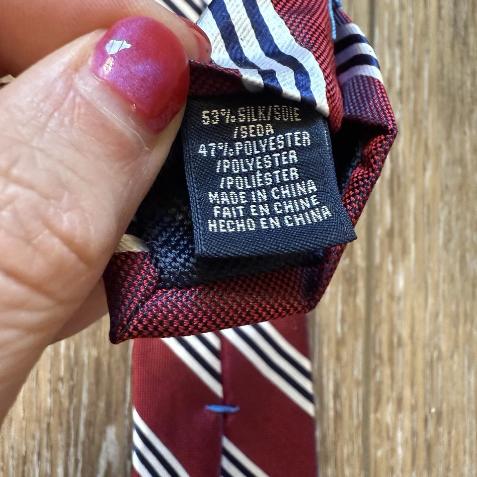Галстук мужской Nautica красный белый и синий в полоску 56 дюймов в длину и 3 дюйма в ширину опрятный - Изображение 3 из 4