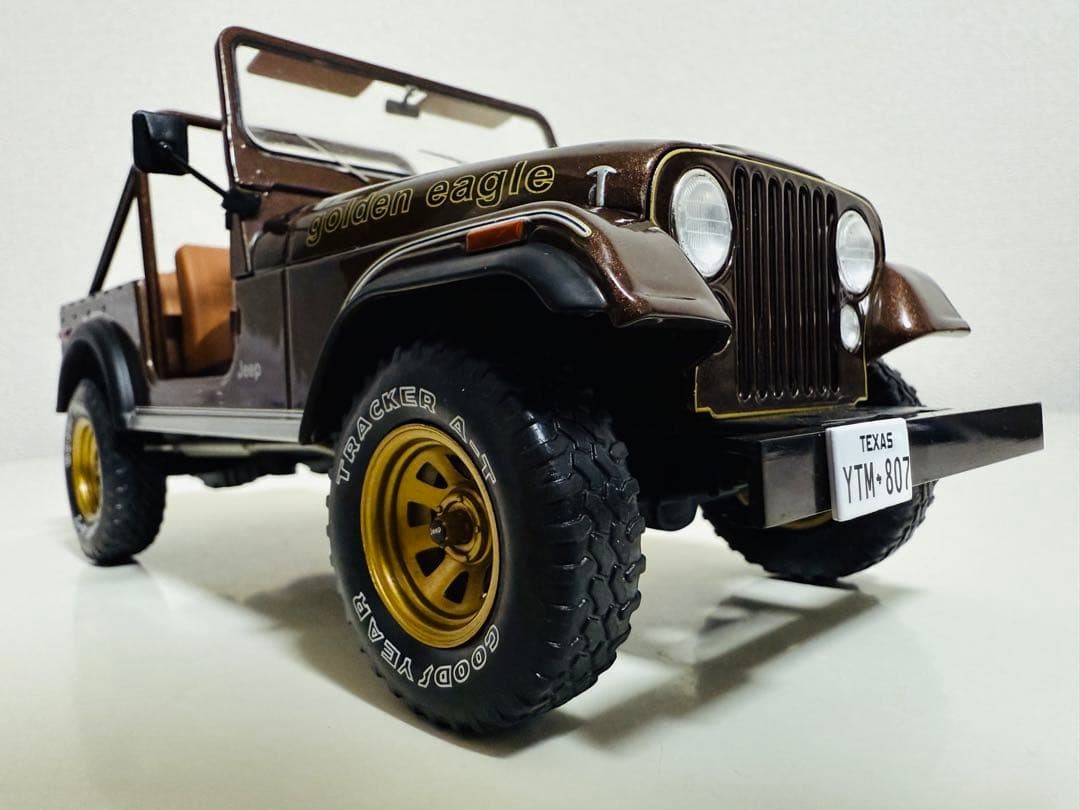 MCG Jeep CJ7 Golden Eagle 1 18 Scale Diecast Collectible Limited