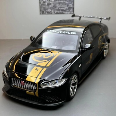 1/18 ジャガーXE プロジェクト8 Jaguar XE Large Size 1/18 Jaguar XE SV Project 8 SUV Alloy Sports Car