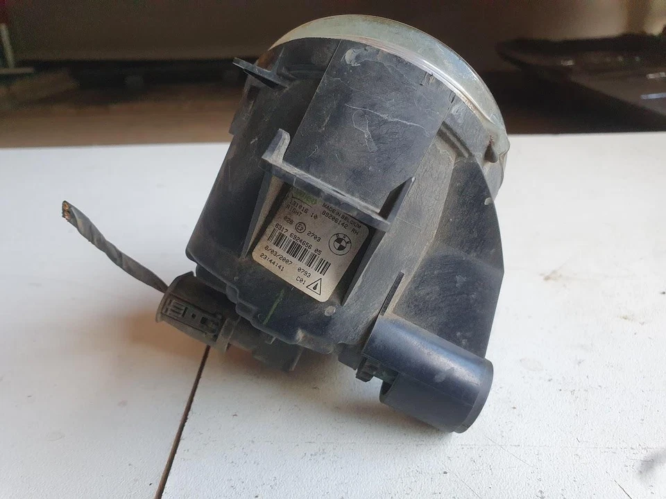 BMW X5 RIGHT INDICATOR  BUMPER FOGLAMP, E70, NON ADAPTIVE LAMP TYPE - image 3 of 4