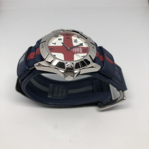 ENGLAND NATIONAL SOCCER TEAM WATCH WHITE & RED QUARTZ EXCELLENT CONDITION UNISEX - Picture 5 of 18