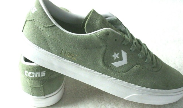 converse suede skate shoes