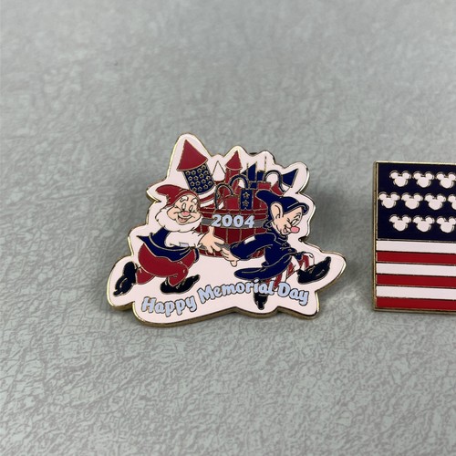 Disney Pin American Flag Mickey Mouse Patriotic Happy Memorial Day 2004 2007 Lot - Picture 2 of 7