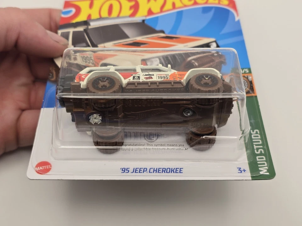 Hot Wheels Treasure Hunt Lot Of 5 Jeep Cherokee Chevy Chill Mill Wagon Madfast - Image 3 of 4