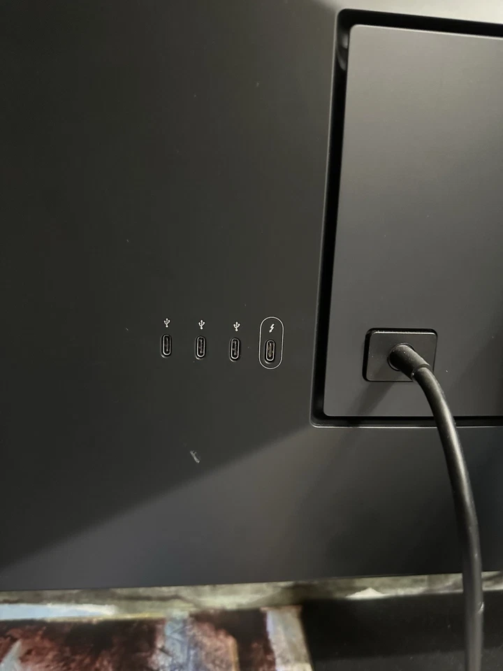 LG Ultrafine 27" 5K Display Monitor - Schwarz. Test FUNKTIONIEREN! - Bild 3 von 4