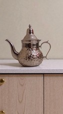 Silberne Edelstahl Teekanne - klassischer Küchenkessel