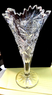 ANTIQUE AMERICAN BRILIANT CUT GLASS TRUMPET 8 INCH VASE 