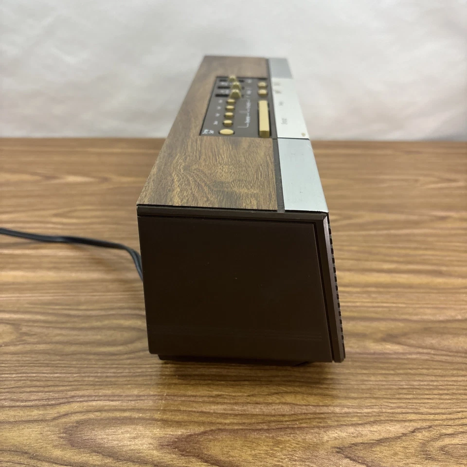 Radio Reloj GE Vintage AM FM Modelo Nº 7-4945a Batería Respaldo Doble Alarma Foto 3 de 4