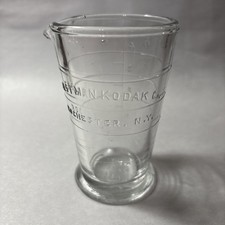 Vintage - Eastman Kodak - Glass Darkroom Measuring Cup Beaker 4oz w/Pour Spout