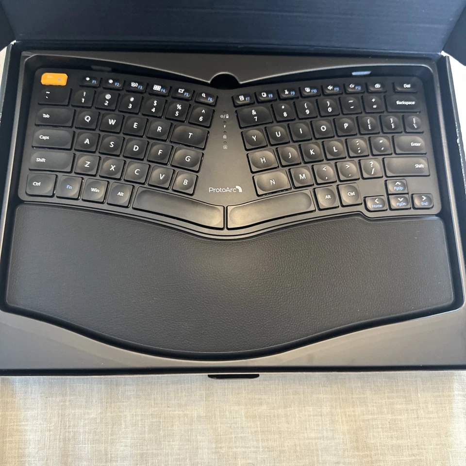 ProtoArc Ek04 Ergonomic Keyboard Split Design - Image 4 of 4