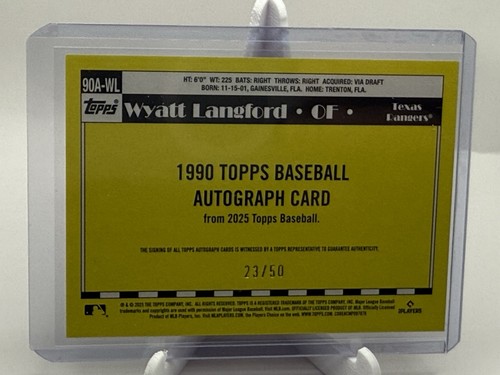 2025 Topps Series 1 Wyatt Langford 90A-WL 1990 Gold On Card AUTO /50 Rangers - Bild 2 von 3