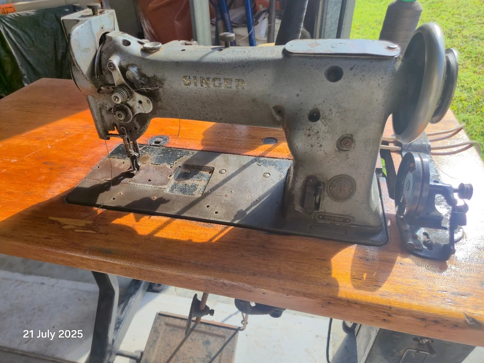 Singer Sewing Machine Vintage, Heavy duty Walking Foot, Upholstery - image 2 of 4