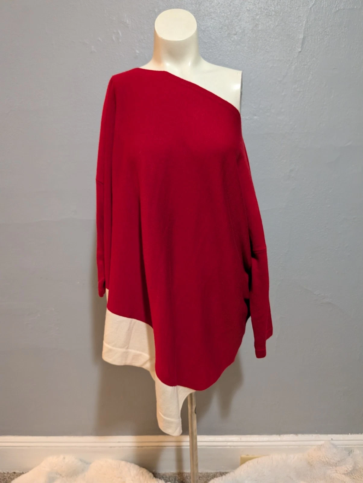 St. John Poncho Sweater M/L 100% Wool Red & White Oversized Lagenlook Boat Neck
Opens in a new windo