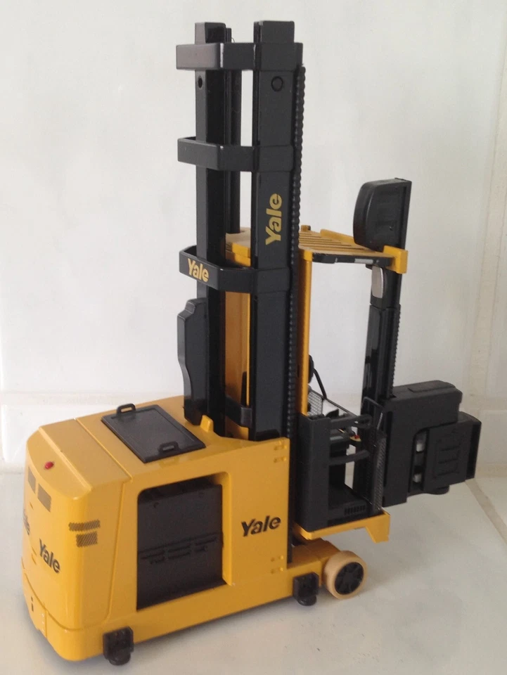 Carretilla elevadora Yale MTC VNA Man up carretilla elevadora en caja Foto 3 de 3