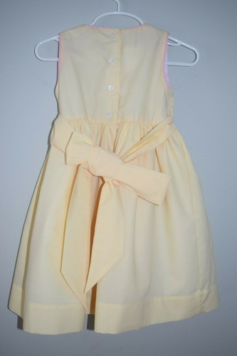 Neu mit Etikett Frühling OSTERN mehrfarbig Hasen Schwänze gesmoktes Mädchen Kleid 4T - Bild 2 von 2