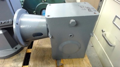 Left Angle Gear Reducer 32:1 Ratio, 140Tc Frame, 7/8'' Input Shaft No Data Plate
