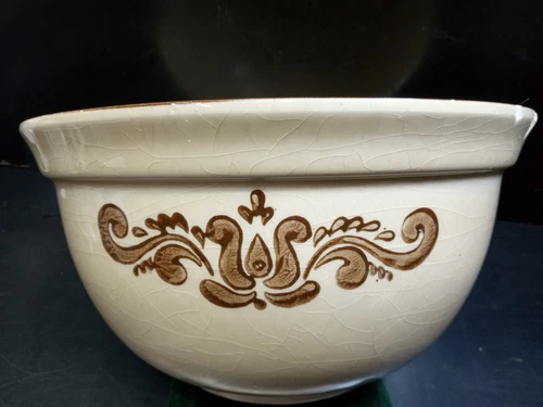 Pfaltzgraff Village 3 Qt. / 9.5" Mixing Bowl #458 Old Castle Backstamp Chipped 
