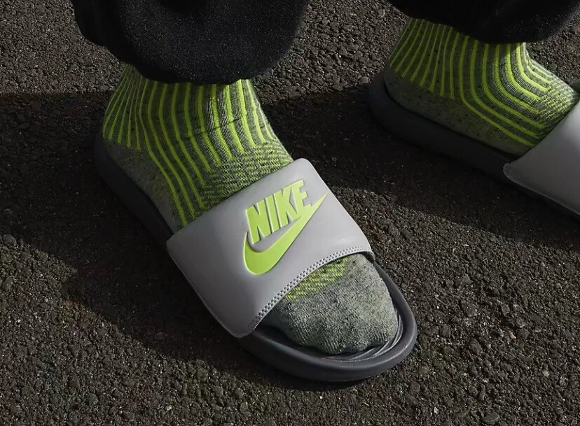 NUOVO! NIKE VICTORI ONE SLIDES GRIGIO NEBBIA GRIGIO FUMO VOLT UOMO 8