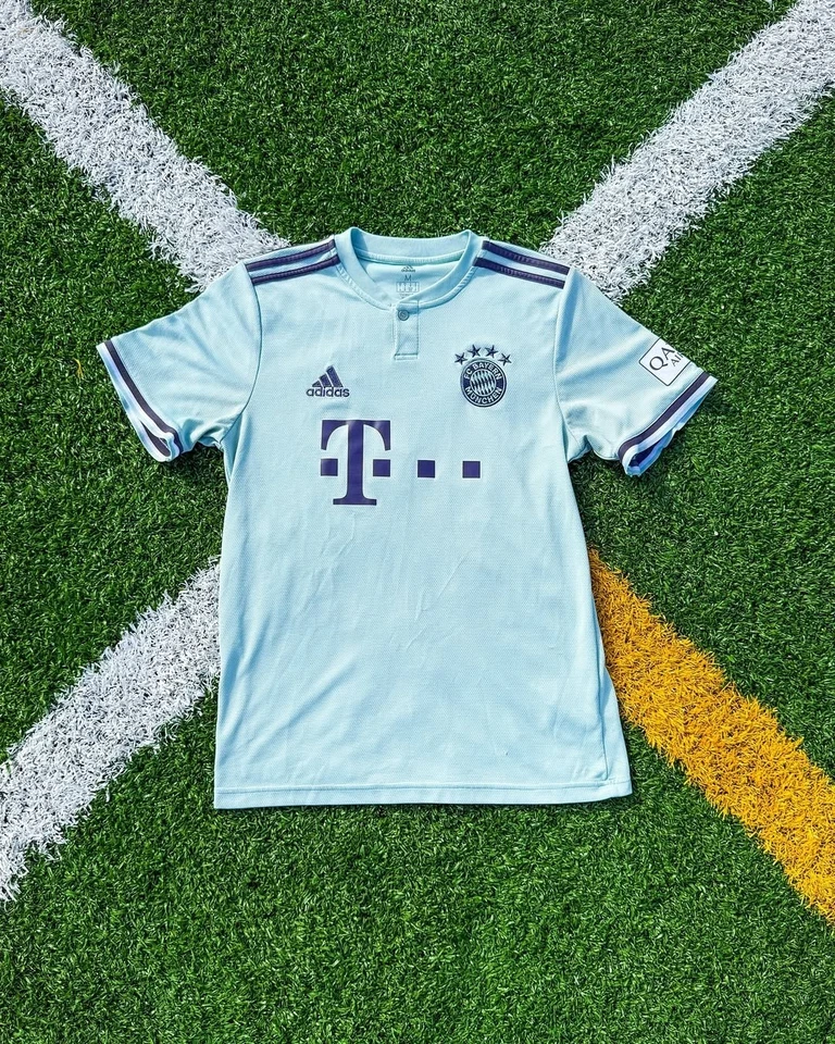 AUTHENTIC 2018 Bayern Munich Away Hummels #5 – Vintage Soccer Jersey Size M - Image 3 of 4
