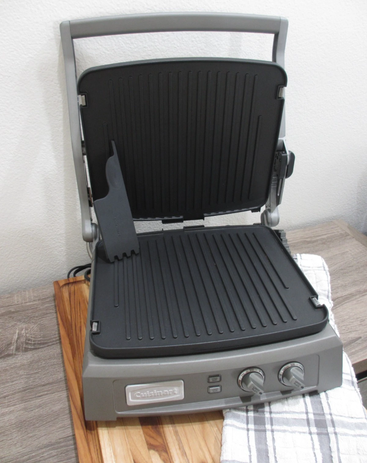CUISINART 6 in 1 Electric Griddler Deluxe Panini Press GR-150 FLAWLESS USED 2X
Opens in a new window