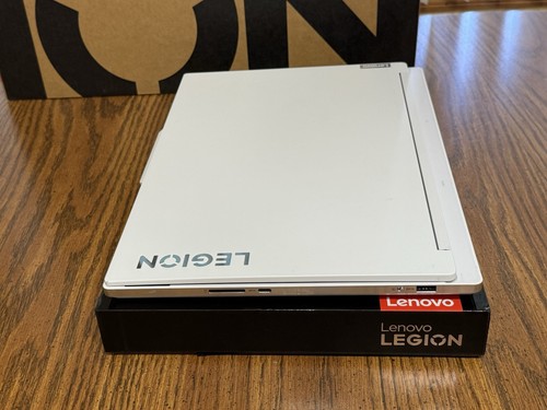 Lenovo Legion 7i Gen 9 16 240 Hz QHD+ 2,2 GHz i9-14900HX 32 GB 1 TB SSD RTX 4070 - Foto 9 di 19
