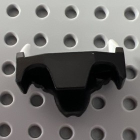 LEGO 93057pb02 Ninjago Armor Breastplate Shoulder Spikes White Cracked Red Skull