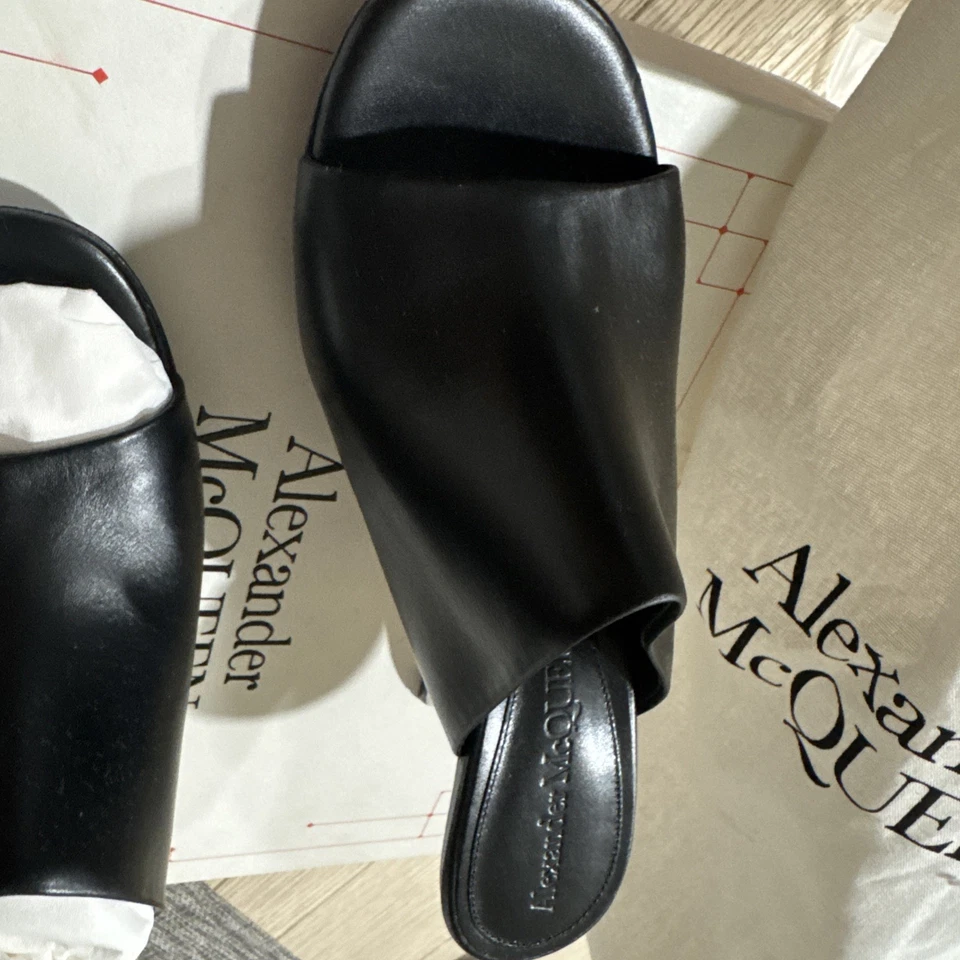 Mulas de cuña Alexander McQueen Arc piel de becerro Foto 3 de 4