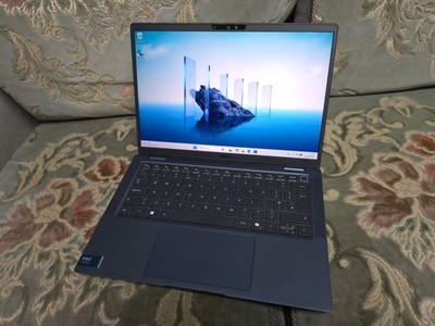 Dell Latitude 13 7350 13,3'' Ultra 7 165U 32GB 512GB FHD+ Ultrabook Laptop WTY