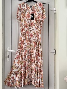 fred silk dresses Our Mother's Day Edit is here. Beautiful dresses for the women who deserve to be celebrated. Not just on Mother's Day, but every day. Visit us in Westport to shop the