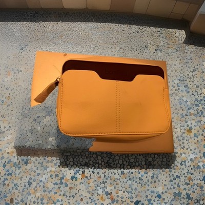 Neu & versiegelt - Cathay Pacific First Class Leather Amenity Pouch - Bamford