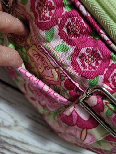 Women's Pink Floral Fabric Quilted Small Handbag 10x6.5x4 Good Condition! - Picture 11 of 13