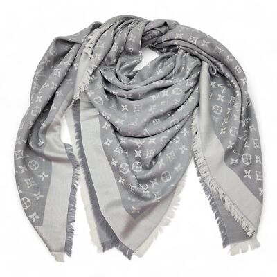 Louis Vuitton LV Logo Monogram Oversize Scarf Shawl | M70804 Louis Vuitton LV Logo Monogram Oversize Scarf Shawl | M70804