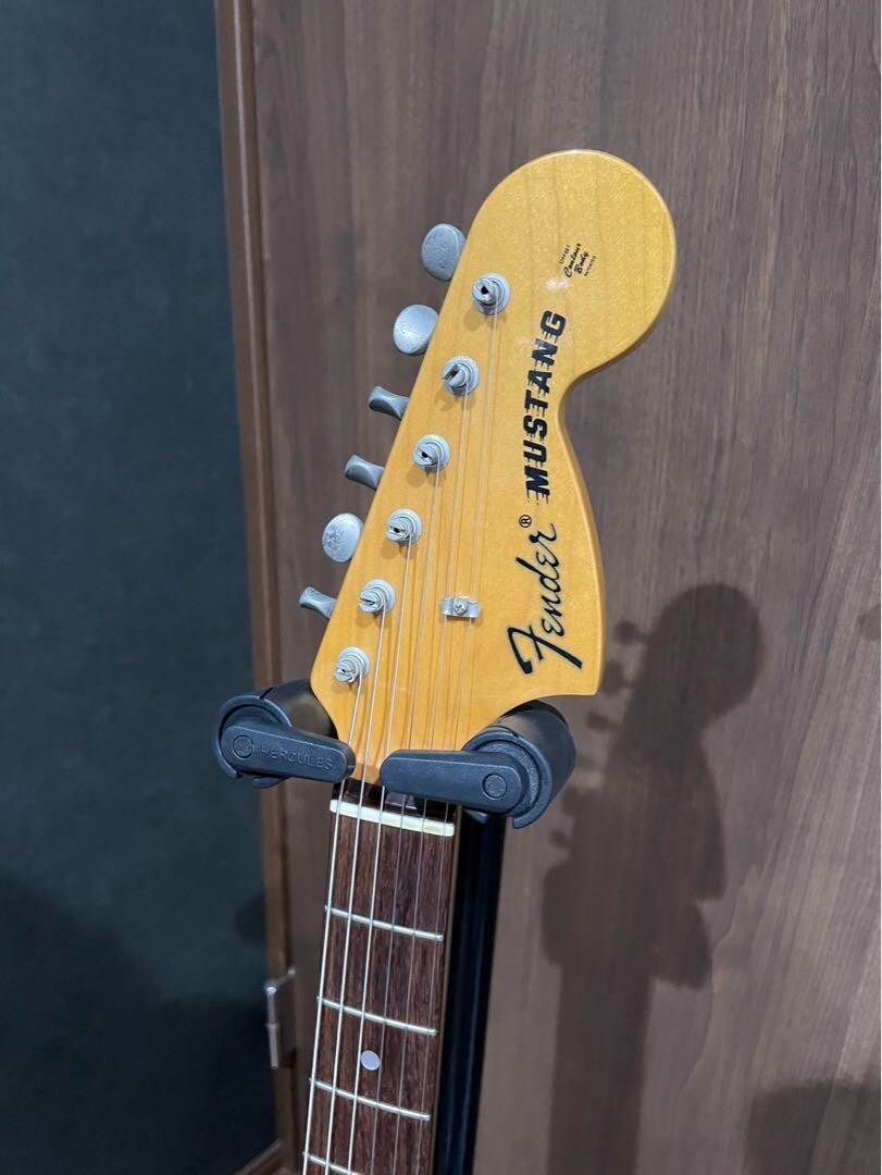 Fender Mustang  ショアラインゴールド  新品同様 Fender Player II Mustang Maple Fingerboard Hialeah Yellow