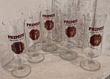 Cinq verres à bière PRIMUS HAACHT PILS sur pied