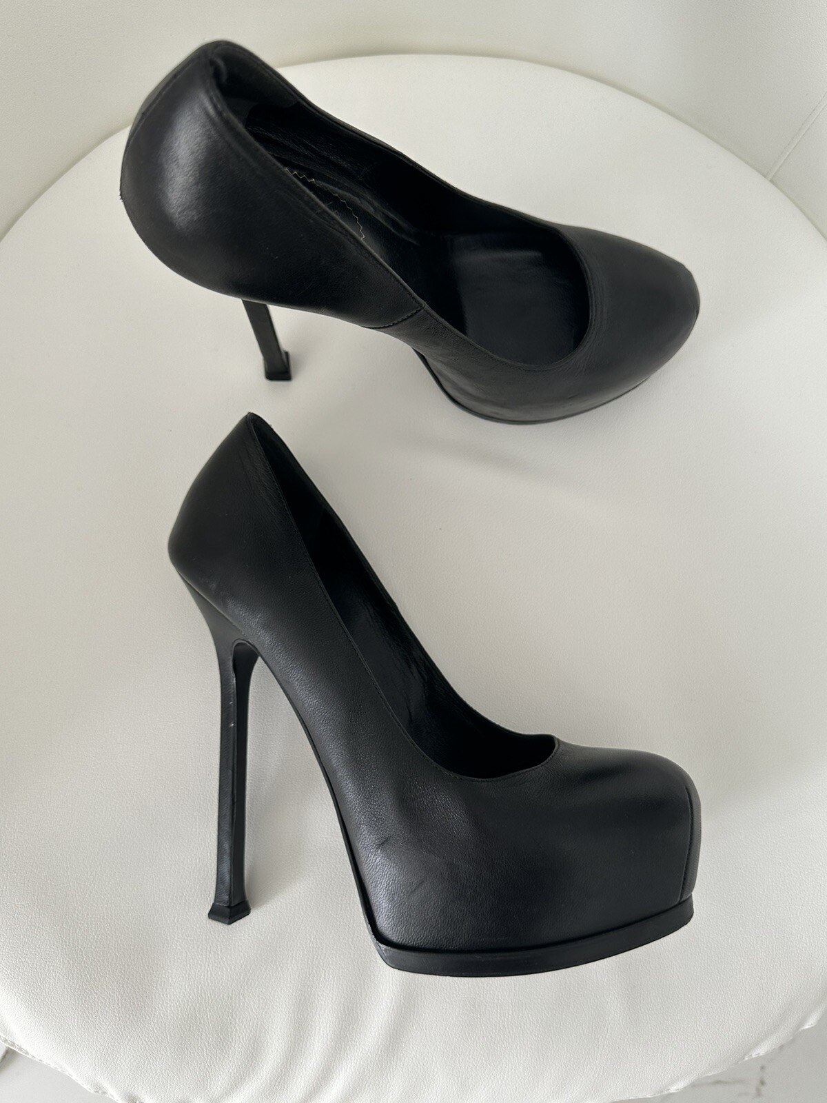 Autentici tacchi alti Yves Saint Laurent in pelle nera a stiletto taglia 37