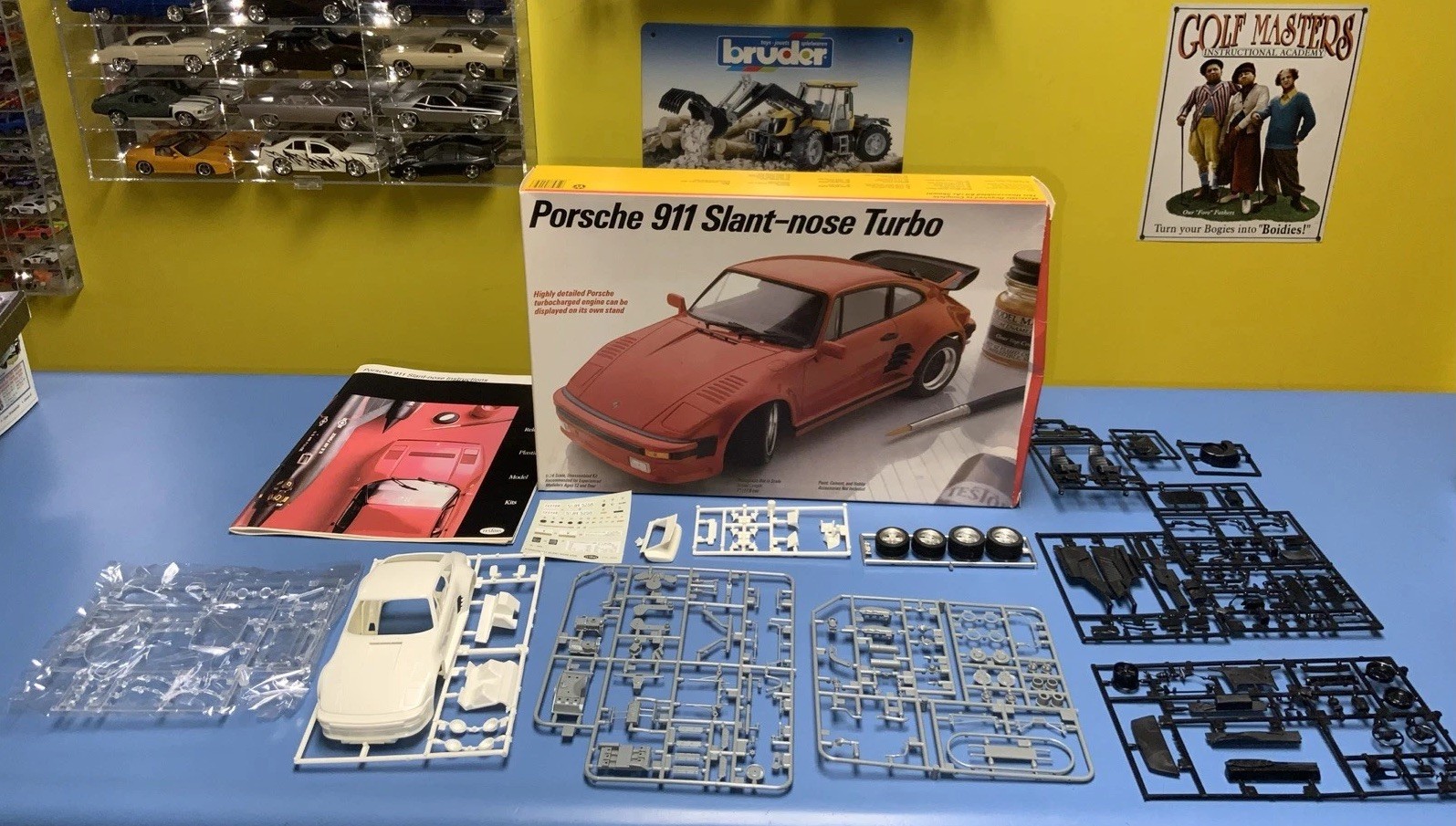 RARE! Testors/Fujimi Porsche 911 Slant Nose 1/24.