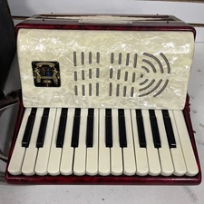 Nobility Brilliant Red Pearl Accordion 304836 Made in Germany w/ Hard Case Book