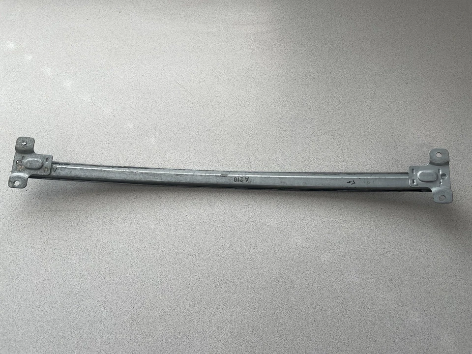 Mercedes-Benz E320 E430 W210 1996-2002 ~ puerta delantera cristal ventana carril Foto 2 de 3