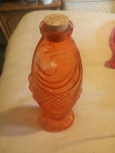 Vintage Fish Shaped Glass Decanter Bottle Peach Salmon Color Italy Cevin - Picture 7 of 7